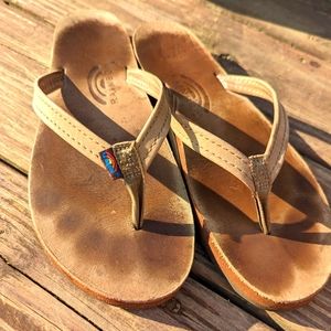 Rainbow Sandals EUC (women's large)